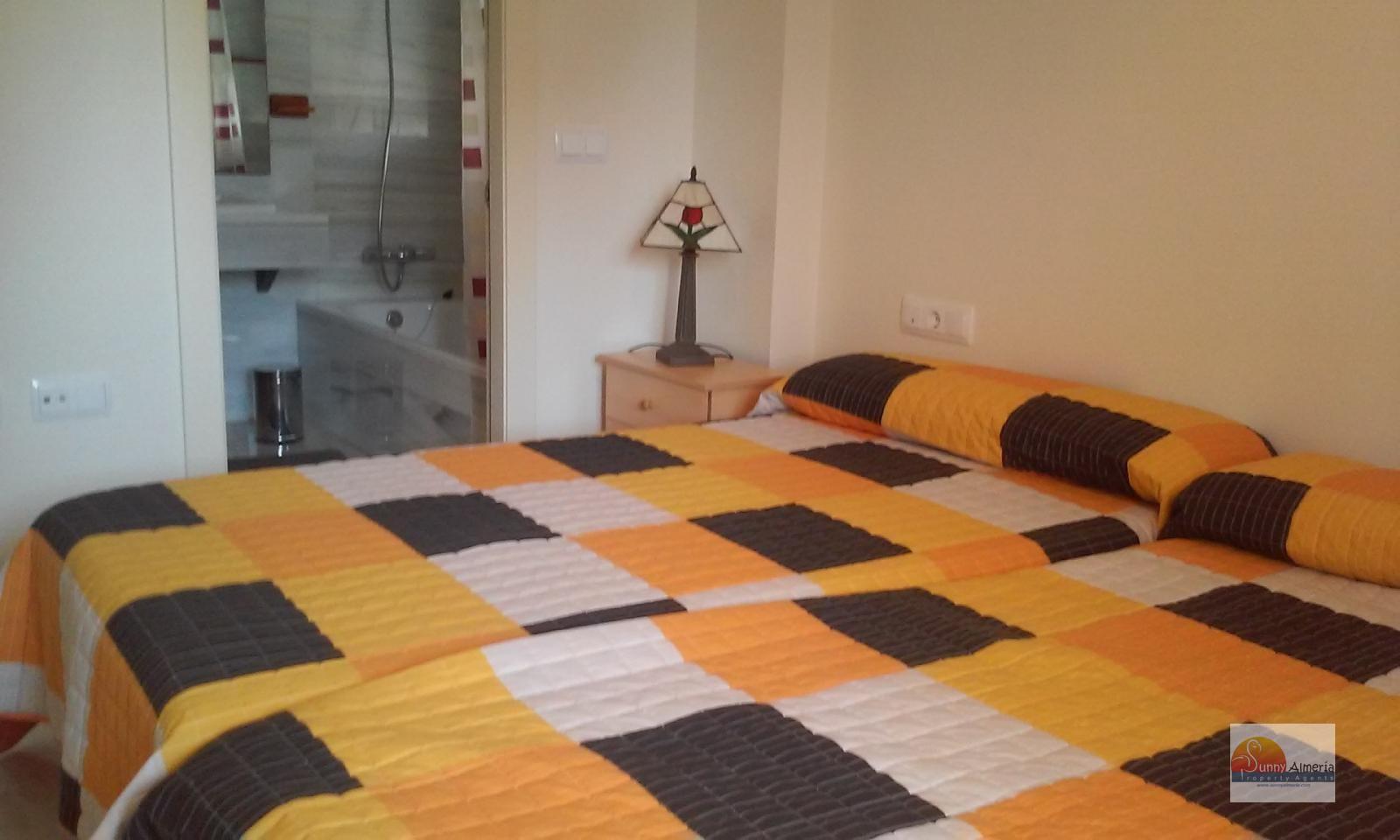 Apartamento de Lujo en alquiler en Carretera Ciudad de Cadiz 1A (Roquetas de Mar), 950 €/mes