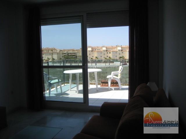 Apartamento de Lujo en alquiler en Carretera Ciudad de Cadiz 51 (Roquetas de Mar), 950 €/mes