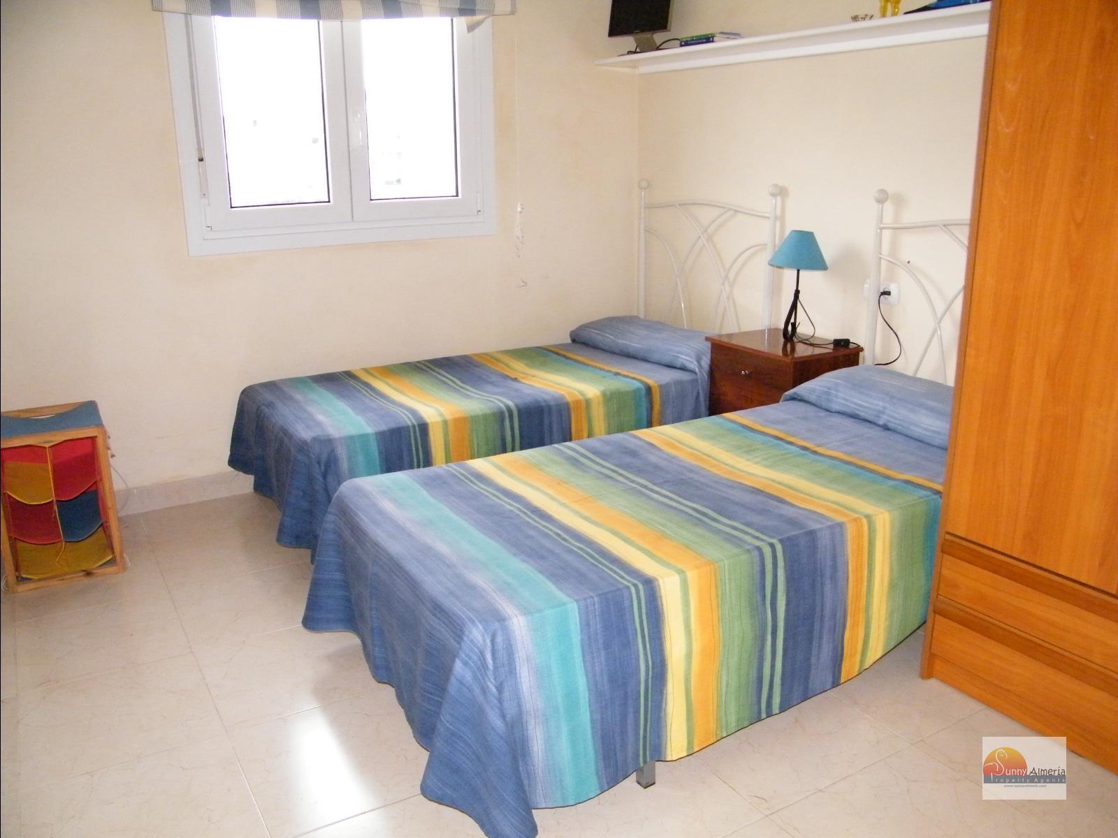 Luxury Apartment for rent in Calle Fosforito 4 (Roquetas de Mar), 750 €/month (Season)