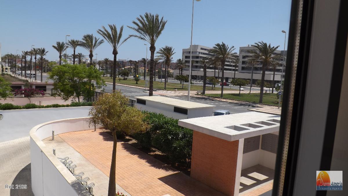 Apartamento en alquiler en Carretera Ciudad de Cadiz 1A (Roquetas de Mar), 850 €/mes