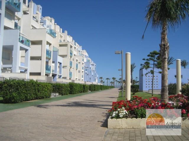 Luxury Apartment for rent in undefined unde (Roquetas de Mar), 1.050 €/month