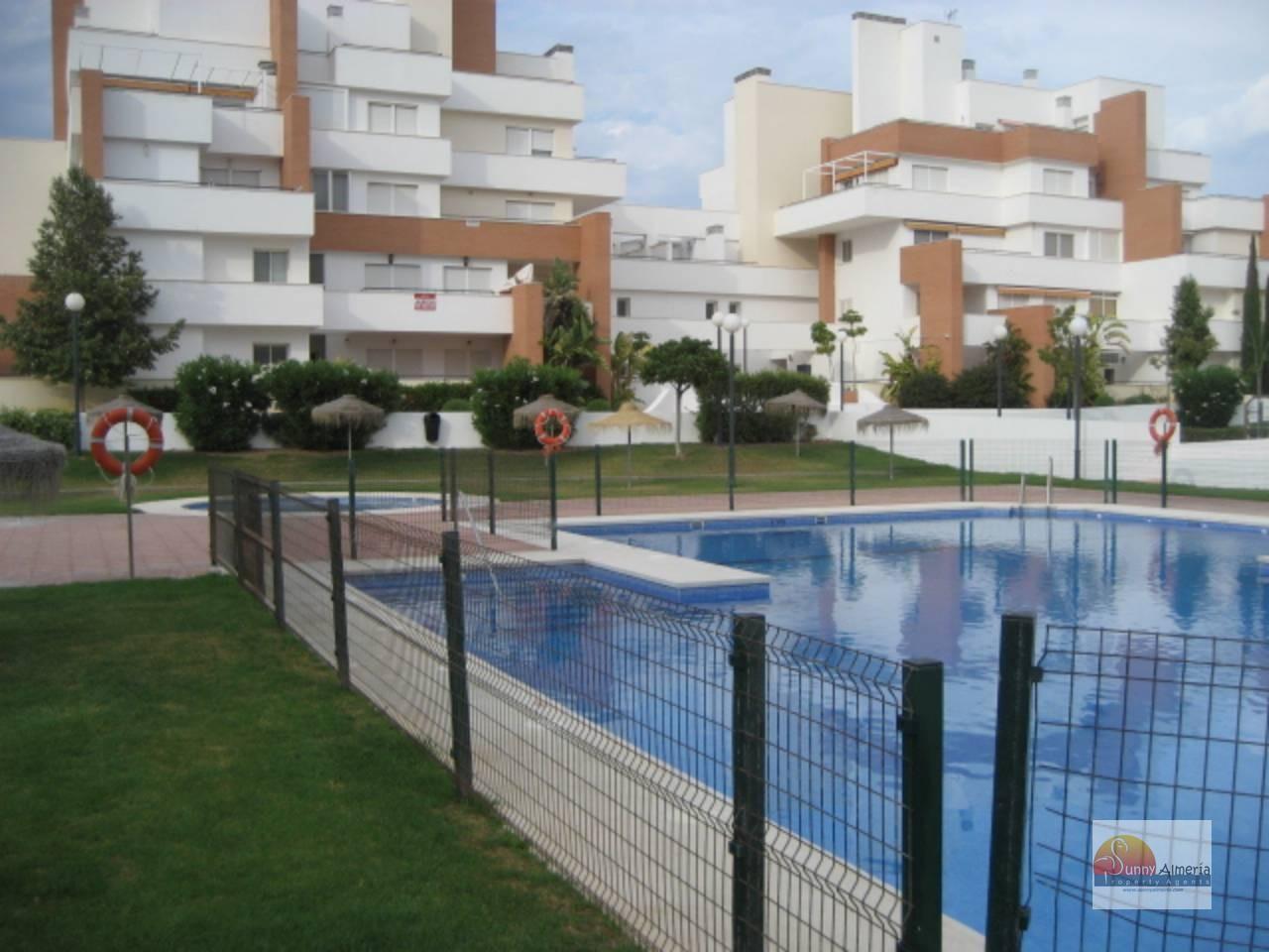Apartamento en venta en Carretera Ciudad de Cadiz 1A (Roquetas de Mar), 165.000 €