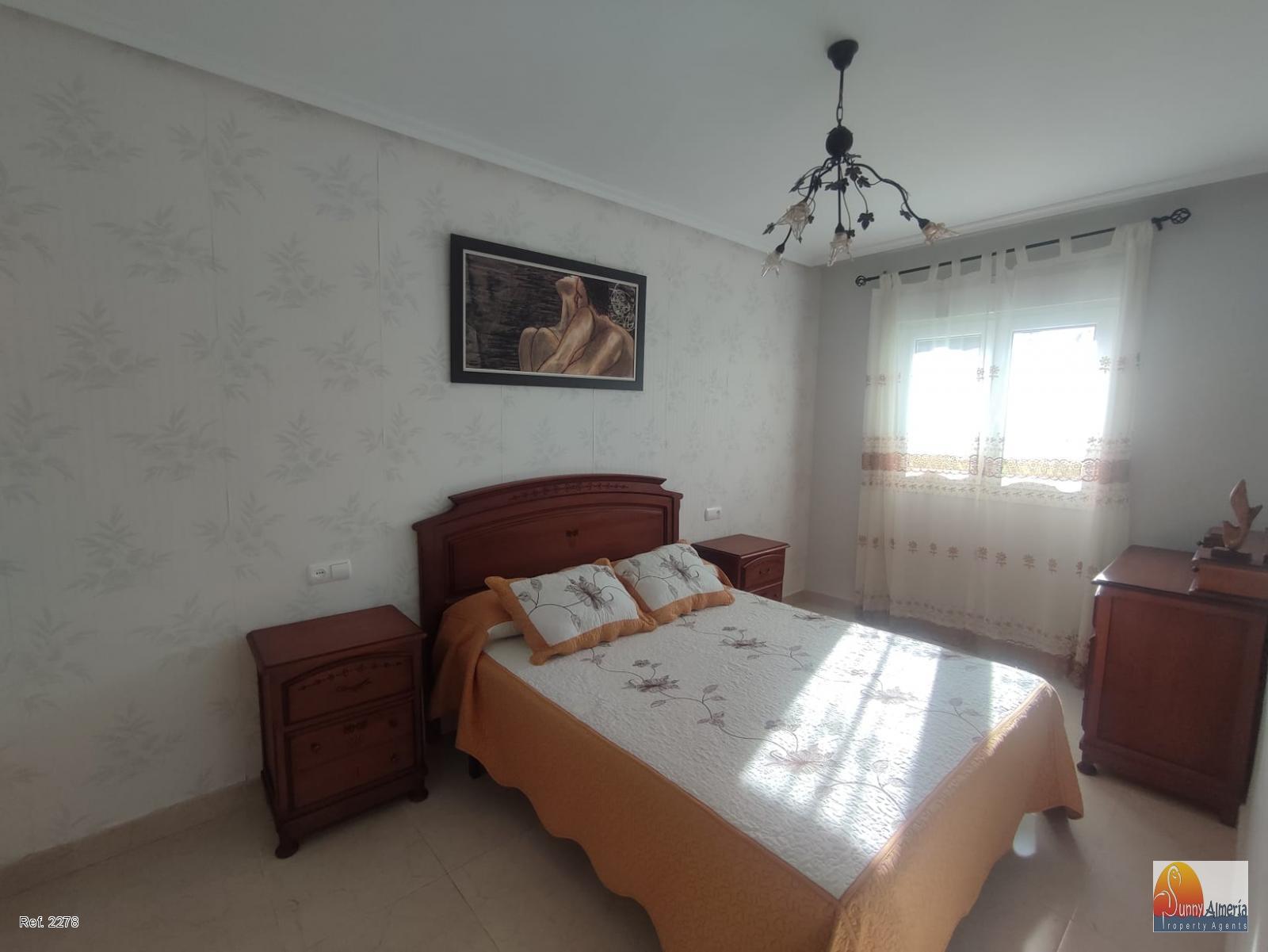 Luxury Apartment for rent in Calle Fosforito 4 (Roquetas de Mar), 950 €/month (Season)